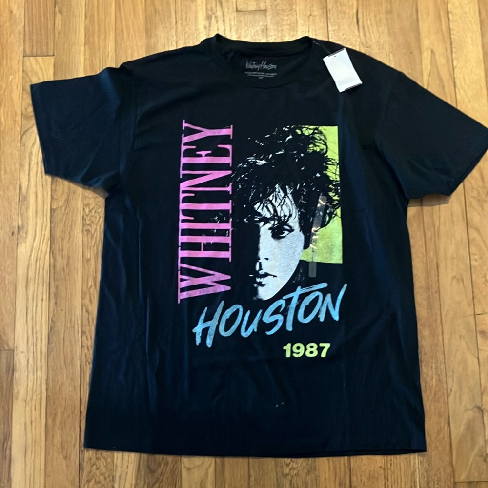 NWT Whitney Houston 1987 Tee Size large